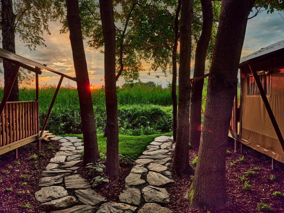 Zatoria Luxury Glamping Zator Hotell Eksteriør bilde